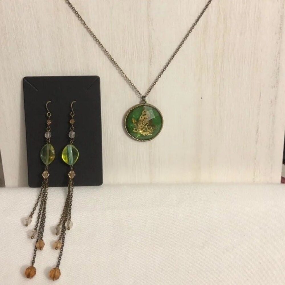 Butterfly Foil Faceted Pendant Necklace & Pierced Earrings